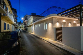 Central Corner Apts - Charming Apartments for 3 in the Heart of the City Perfect for Memorable Summer Experiences